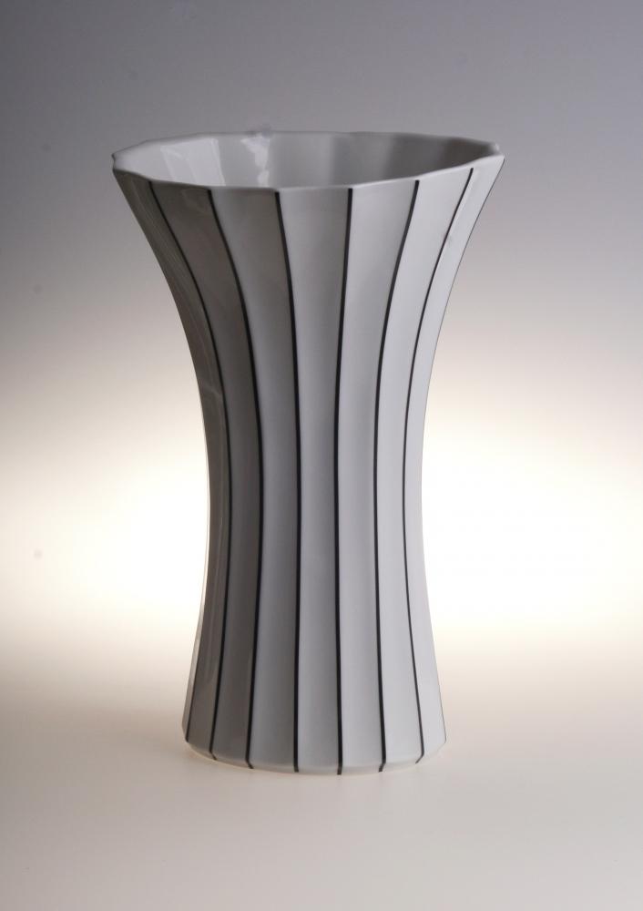 White Retro Style Porcelain Flower Vase
