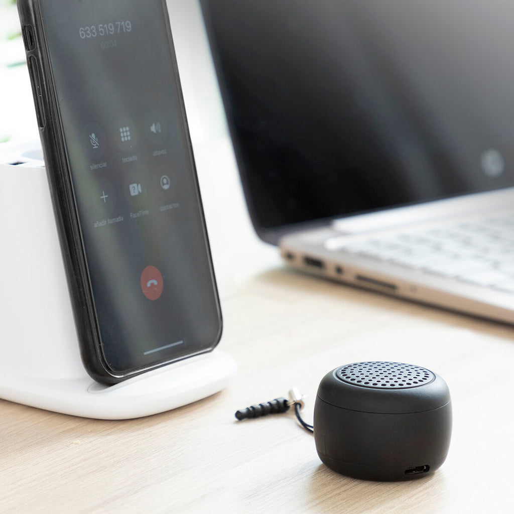 Miund Portable Bluetooth Speaker with Selfie Remote