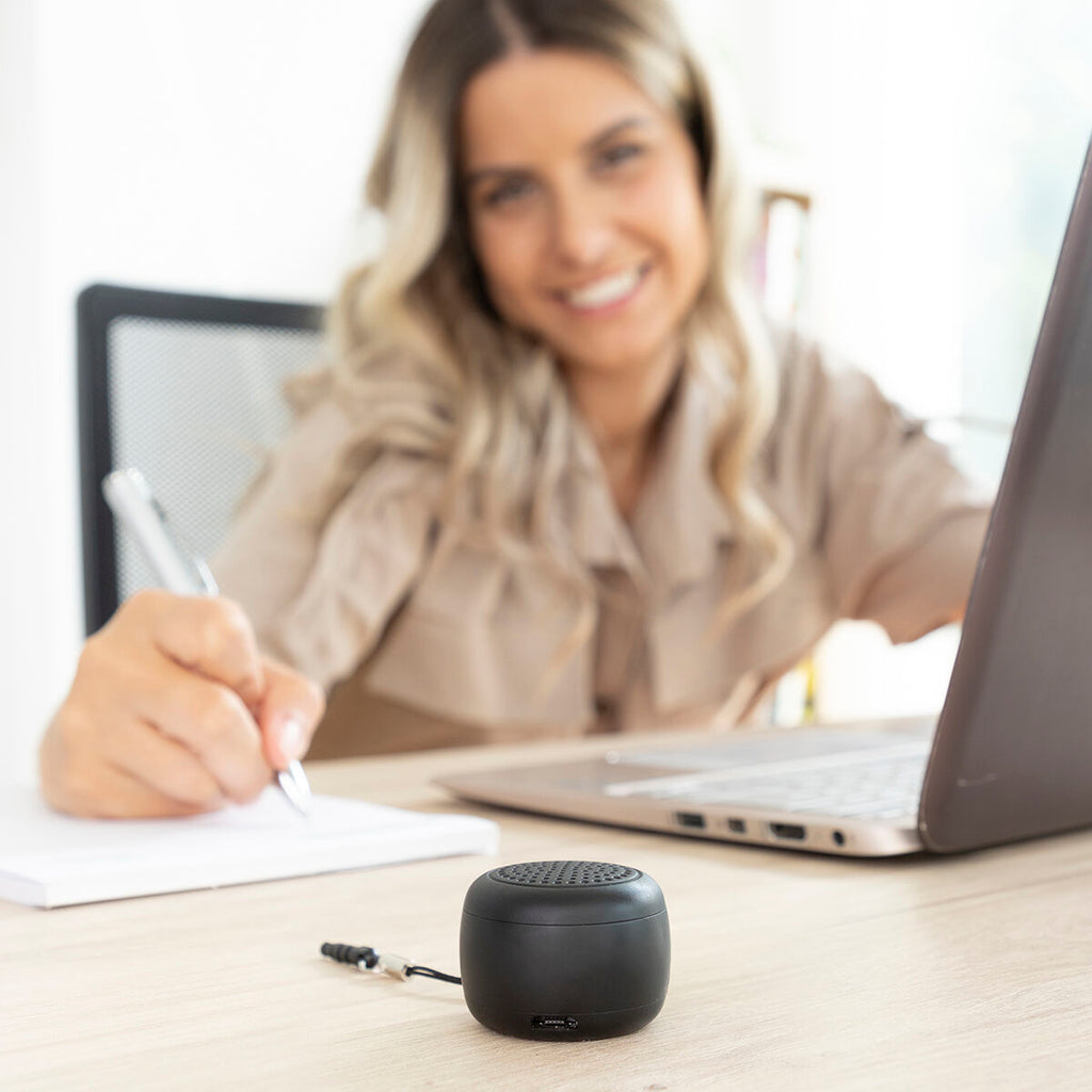 Miund Portable Bluetooth Speaker with Selfie Remote
