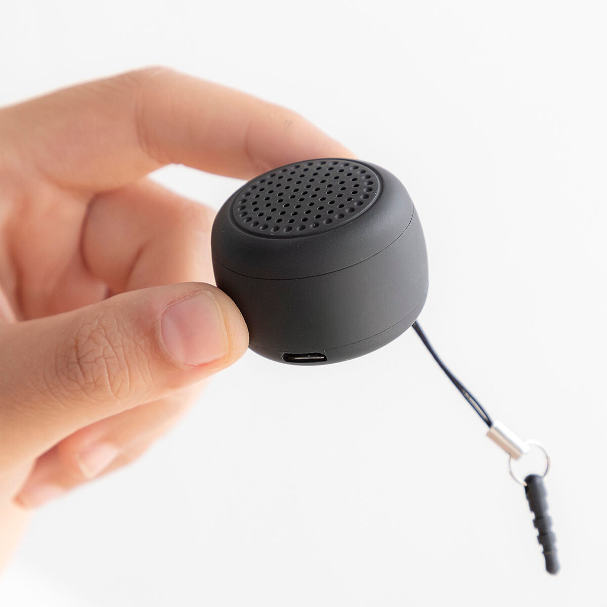 Miund Portable Bluetooth Speaker with Selfie Remote