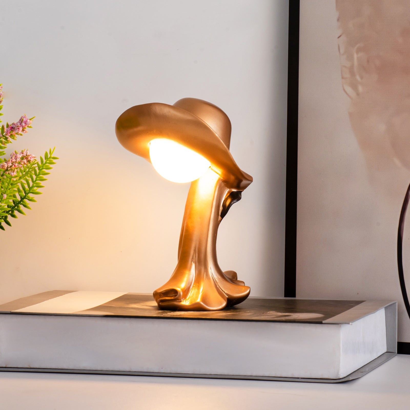 Gold Creative Cowboy Hat USB Table Lamp