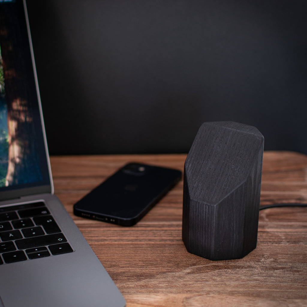 Wooden MagSafe Wireless Charger — Qi2 25W