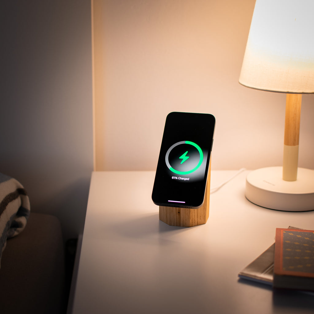 Wooden MagSafe Wireless Charger — Qi2 25W